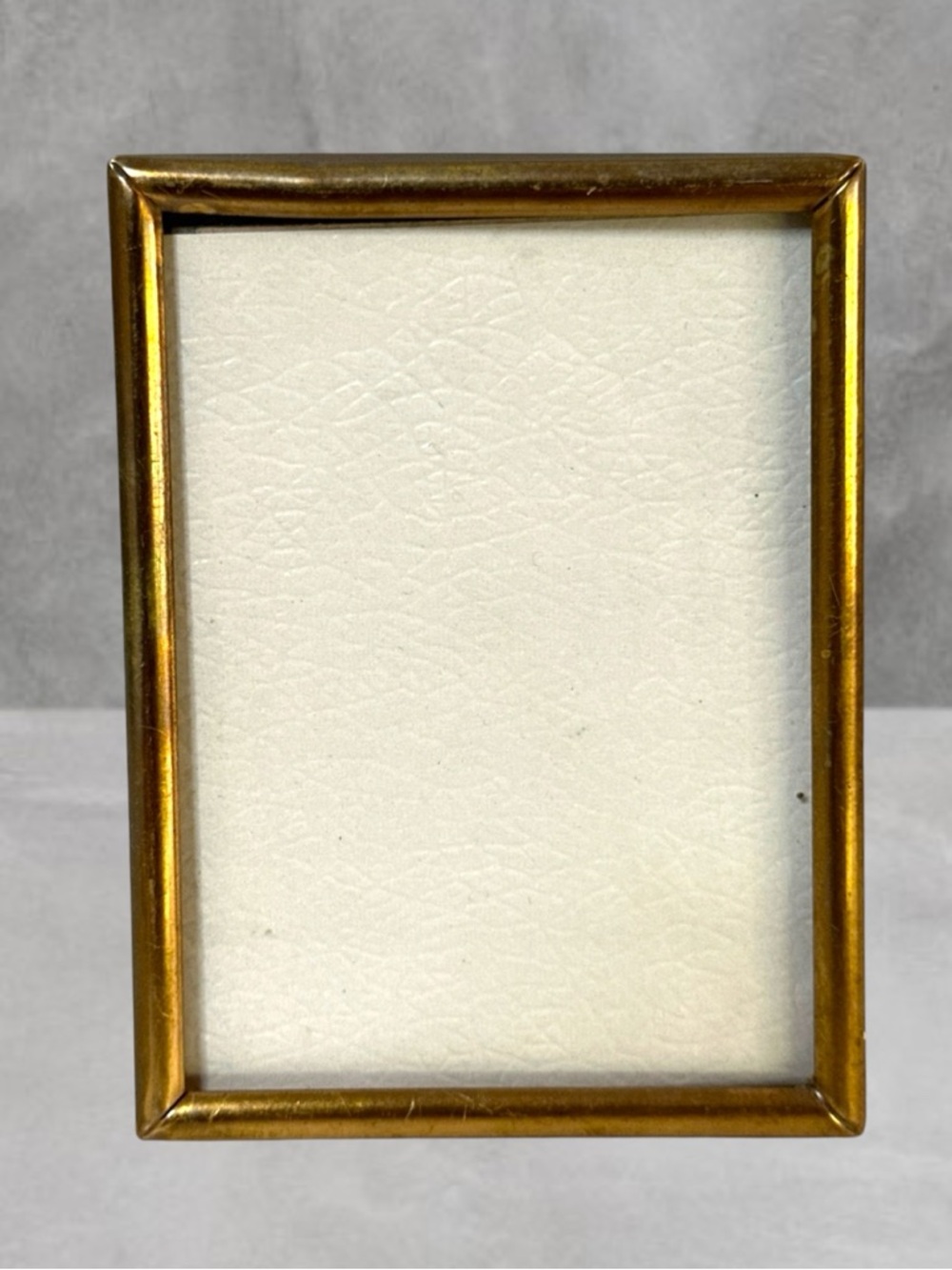 VINTAGE MID CENTURY MINI GOLD METAL PHOTO FRAME FITS 2.5X3.5